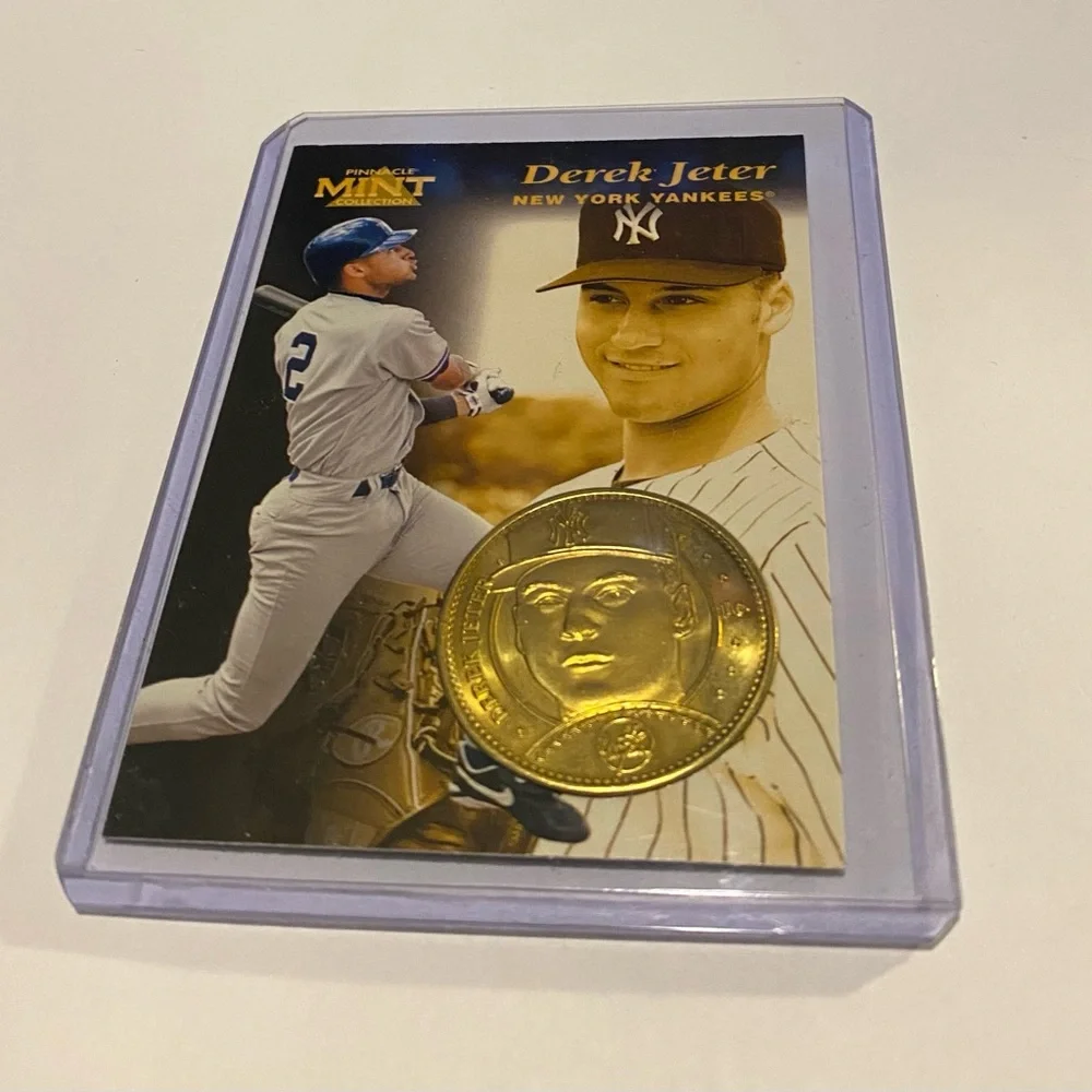 Derek Jeter 1997 Rare! Pinnacle Mint Collection Baseball Card w/Mint Coin #16